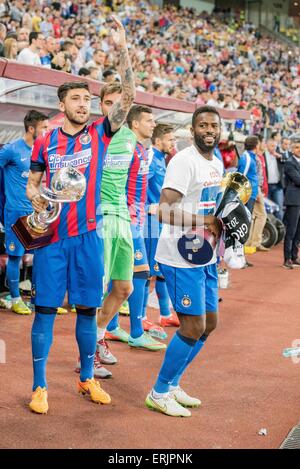 31. Mai 2015: Paul Pappand Fernando Varela #33 von FCSB während der Cupa Romaniei Timisoreana 2014-2015 Finale (Rumänien Timisoreana Pokalfinale) Spiel zwischen FC Universitatea Cluj ROU und FC Steaua Bukarest ROU in National Arena, Bukarest, Rumänien ROU. Foto: Catalin Soare Stockfoto