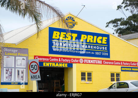 australische Möbelhaus in Brookvale Sydney, Stühle, Tische und andere Haushaltsgegenstände zu verkaufen Stockfoto