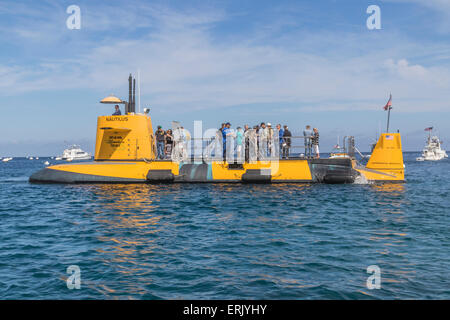 Nautilus Submarine Adventures Tours Boot im Avalon Hafen auf Catalina Island, Kalifornien. Stockfoto