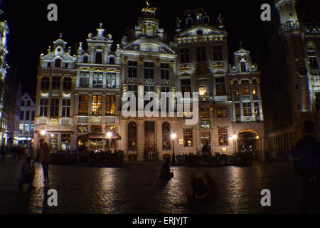 Marktplatz Zunfthäuser in der Nacht im Grand Place, Brüssel, Belgien Stockfoto