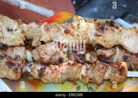 appetitlich Grill mit großen Fleischstücken Stockfoto