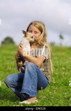 Mädchen mit Hund Stockfoto