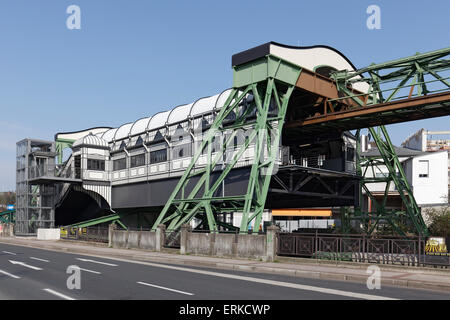 Werther Brücke, historische Monorail-Station, Elberfeld, Wuppertal, Nordrhein-Westfalen, Deutschland Stockfoto