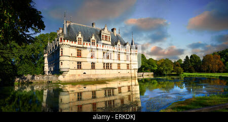 Renaissance-Schloss d'Azay-le-Rideau und Burggraben gebaut 1518, Loiretal, Frankreich Stockfoto