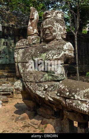 Asura-Statue am Siegestor, Ostseite von Angkor Thom, Dämon Geländer Provinz Siem Reap, Kambodscha Stockfoto