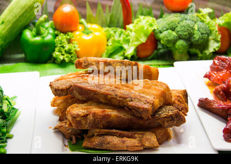 Schweinefleisch knusprig braten Bauch Schwein chinesischem Hintergrund Stockfoto