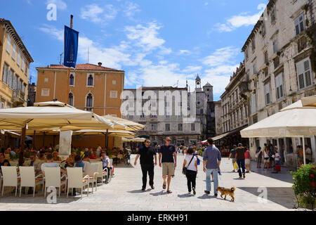 Narodni Trg (Platz des Volkes) in Split an der dalmatinischen Küste von Kroatien Stockfoto