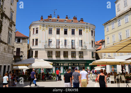 Narodni Trg (Platz des Volkes) in Split an der dalmatinischen Küste von Kroatien Stockfoto
