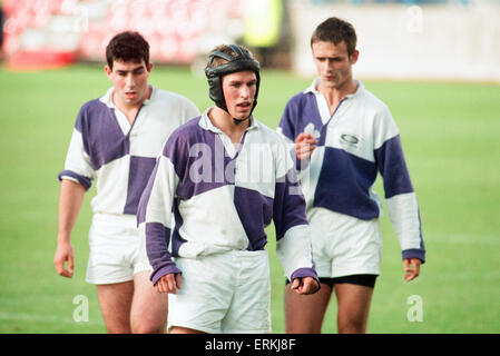 Forthbank Stadion, 26. September 1995. Gavin Hastings macht seinen letzten großen Auftritt. Er wird nach der WM als internationale beenden, führt die Barbaren gegen Stirling County. Das Spiel im Forthbank Stadium kennzeichnet Grafschaft Aufstieg von sieben Division zur nationalen Champions. Prinzessin Anne, die SRU-Gönner, wird ihr Sohn Peter Phillips spielen für ein Gordonstoun School XV gegen Grafschaft unter 18-jährigen bei 2,15 in einem Europapokalsaison beobachten. Stockfoto