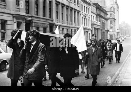 St Patricks Tag März, Birmingham, 16. März 1969. Stockfoto