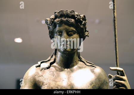 Dionysos mit Diadem geschmückt mit Rebe schießt. Römische Zeit. Hadrianischen Zeit Ad 117-138. Bronze. Römische Nationalmuseum. Palast Stockfoto