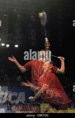 Jakarta, DKI Jakarta, Indonesien. 4. Juni 2015. JAKARTA, Indonesien - Juni 04: Deutschlands Marc Zwibler kehrt ein Schuss Indonesien Tommy Sugiarto während Männer single bei der 2015 Indonesien Open Superseries Premier Badminton-Turnier in Jakarta am 4. Juni 2015. © Sijori Bilder/ZUMA Draht/Alamy Live-Nachrichten Stockfoto