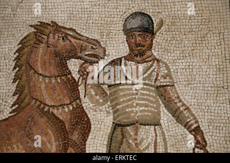 Mosaik mit einem Wagenlenker und Pferd Albata Gruppierung (weiß). 3. Jahrhundert n. Chr. Rom. Römische Nationalmuseum. Palast-Mas Stockfoto