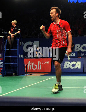 Jakarta, DKI Jakarta, Indonesien. 4. Juni 2015. JAKARTA, Indonesien - Juni 04: Deutschlands Marc Zwibler kehrt ein Schuss Indonesien Tommy Sugiarto während Männer single bei der 2015 Indonesien Open Superseries Premier Badminton-Turnier in Jakarta am 4. Juni 2015. © Sijori Bilder/ZUMA Draht/Alamy Live-Nachrichten Stockfoto