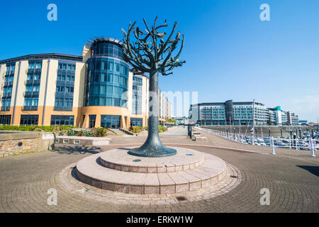 Moderne Skulptur im Hafen von St. Helier, Jersey, Kanalinseln, Großbritannien, Europa Stockfoto