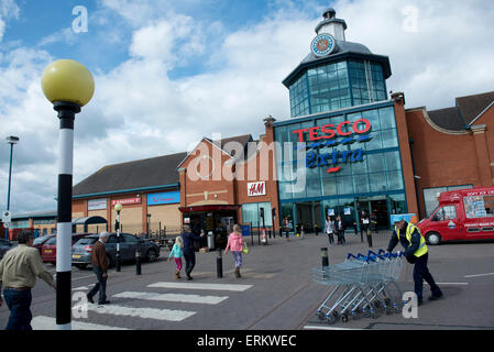 GV Shopper Serpentin grün Einkaufszentrum Peterborough PE7 8BE UK retail Stockfoto