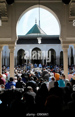 Freitagsgebet in der Moschee von Paris, Paris, Frankreich, Europa Stockfoto