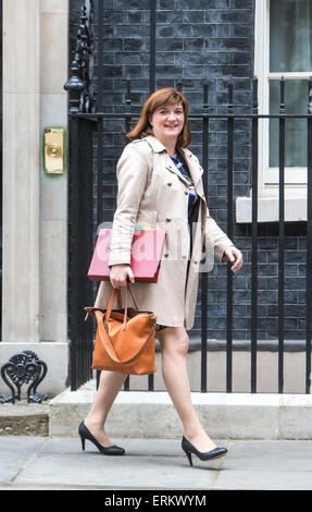 Nicky Morgan, Staatssekretär für Bildung, an Nummer 10 Downing Street für eine Kabinettssitzung Stockfoto