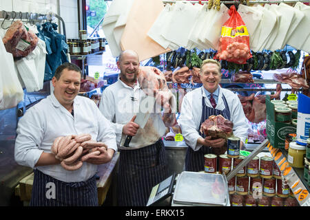 Klassische traditionelle Metzger shop Verkauf Qualität Frischfleisch im Zentrum von London Stockfoto