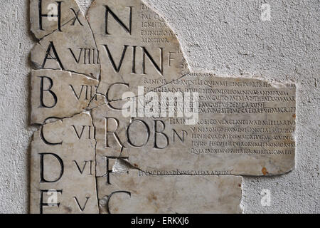 Ein Ausschnitt aus den Fasti Praenestini. Anfang 1. Jh. v. Chr.  Palestrina. Italien. National Museum of Art. Palast Massimo. Rom. Italien. Stockfoto