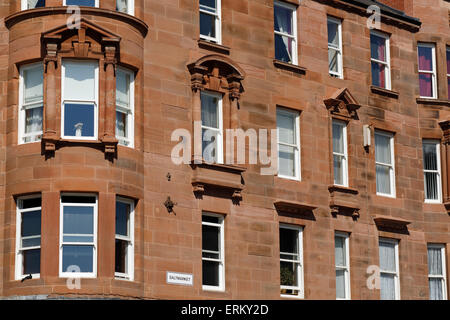 Detail eines roten Sandsteinzinses auf dem Saltmarket in der Merchant City Glasgow, Schottland, UK Stockfoto