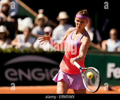 Paris, Frankreich. 4. Juni 2015. Roland Garros French Open. Lucie Safarova der Tschechischen Republik in Aktion während ihres Spieltag Dameneinzel gegen Ana Ivanovic Serbiens auf zwölf der 2015 französische Open 2015 in Paris, Frankreich. Safarova gewann dem Match 7-5 7-5, ins Finale zu bewegen. © Aktion Plus Sport/Alamy Live-Nachrichten Stockfoto