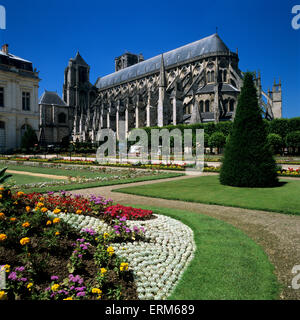 Kathedrale Saint-Etienne und Gärten, Bourges, Centre-Val de Loire, Frankreich Stockfoto