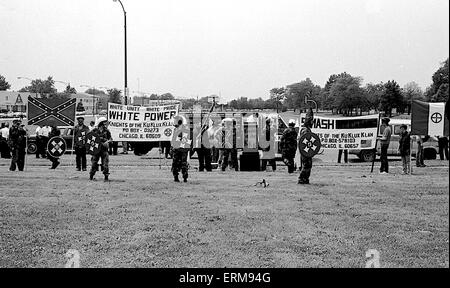 Chicago, Illinois 28.06.1986 KKK Mitglieder und ein weißes Supremacist Gruppe America First Committee, halten eine Kundgebung in Marquette Park. Stockfoto