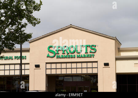 Sprossen-Bauern-Markt-Schaufenster in Tustin, Kalifornien USA Stockfoto