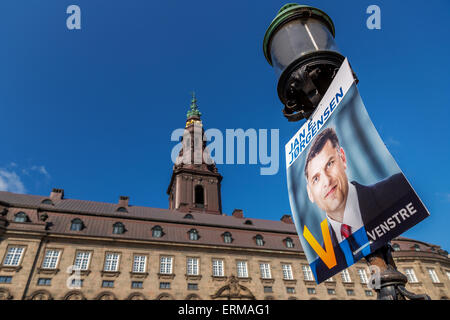 Wahlplakat zur Förderung Jan E. Jørgensen vor dem dänischen Parlament, Kopenhagen, Dänemark Stockfoto