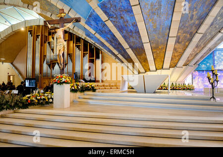 Apulien, San Giovanni Rotondo, Eucharistiefeier für die permanente Ausstellung des Körpers des heiligen Pio 1. Juni 2013 Stockfoto