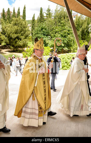 Apulien, San Giovanni Rotondo, Eucharistiefeier für die permanente Ausstellung des Körpers des heiligen Pio 1. Juni 2013 Stockfoto