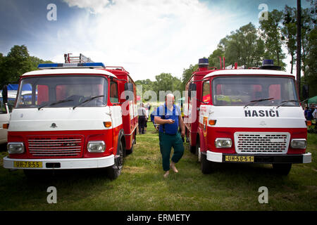 Freiwillige Feuerwehr Ausbildung Kinder Stockfoto