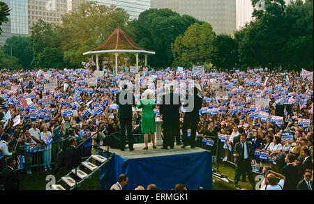 Dallas, Texas, USA 28. Oktober 1992 Clinton/Gore Präsidentenkampagne rally in Dallas, Texas. Bildnachweis: Mark Reinstein Stockfoto