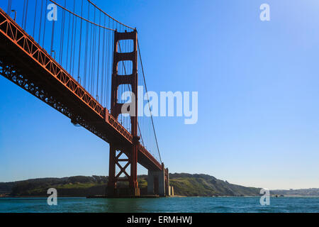 Golden Gate Bridge betrachtet von Stadtseite auf Landzungen Stockfoto
