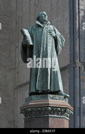 Martin Luther Memorial an der Johanniskirche oder St.-Johannes Kirche, Martin Luther predigte hier im Jahre 1524, Altstadt Stockfoto