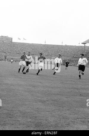 FA-Cup-Finale im Wembley-Stadion.  Manchester City 3 V Birmingham City 1.   Aktion während des Spiels. 5. Mai 1956. Stockfoto