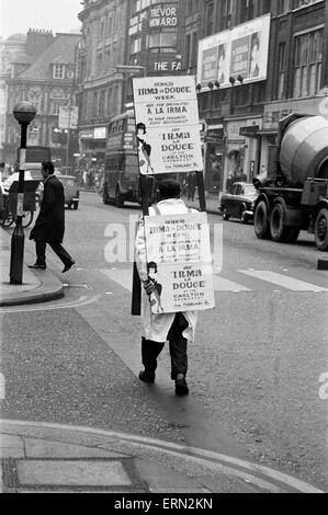 Sandwichbrett Männer in der Oxford Street, 15. Februar 1964. Stockfoto