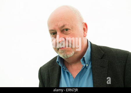 Iain Finlayson, schottischer Schriftsteller und Journalist. Er schrieb Biographien von James Boswell und Robert Browning, sowie Bücher über Romney Marsh, Schotten, Denim und Tanger. Heu-Literatur Festival 2015 Montag Mai 25 Stockfoto