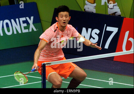 Jakarta, DKI Jakarta, Indonesien. 5. Juni 2015. JAKARTA, Indonesien - 05. Juni: Chinas Chen Long kehrt einer Schuss Indiens Parupali Kasyap während Männer single bei der 2015 Indonesien Open Superseries Premier Badminton-Turnier in Jakarta am 5. Juni 2015. © Sijori Bilder/ZUMA Draht/Alamy Live-Nachrichten Stockfoto