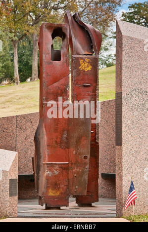 11. September erholt Memorial, unter Verwendung von Balken auf Ground Zero, Texas State Cemetery in Austin, Texas, USA Stockfoto