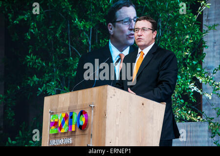 Mailand, Italien. 5. Juni 2015.  Achim Steiner, allgemeine Unterstaatssekretär der UN und der Geschäftsführer des Vereinigten Nationen Programm (UNEP), spricht auf der Expo 2015 für die feierliche Eröffnung des World Environment Day. Das diesjährige Thema ist "7 Milliarden Träume. Ein Planet. In Maßen konsumieren Sie". Bildnachweis: Sandro Tomada/Alamy Live-Nachrichten Stockfoto