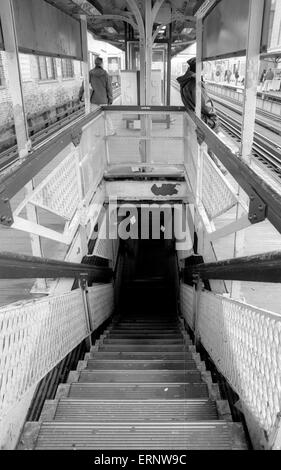 Chicago, IL, 14. Dezember 1996: Bahnhof der Chicago El. Stockfoto