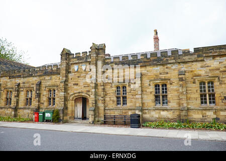 Die alte Registrierung jetzt die Universitätsbibliothek aber einmal ein County Court House Palace grün Durham UK war Stockfoto