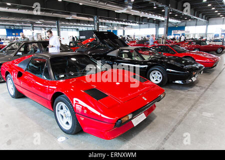 VERONA, Italien - Mai 25: "Verona Legend Cars" ist eine bedeutende Ausstellung von Autos in Verona auf Samstag, 9. Mai 2015. Fans haben th Stockfoto