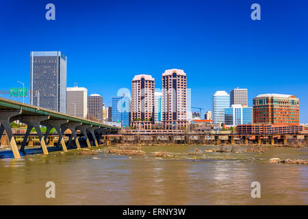 Richmond, Virginia, USA die Skyline Innenstadt am James River. Stockfoto