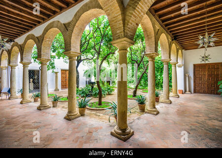 Viana-Palast auf der Innenhof-Gärten in Córdoba, Spanien. Stockfoto