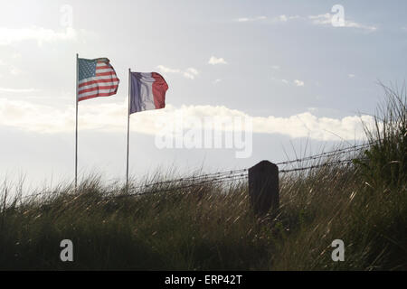 Utah Beach, Normandie, Frankreich. 6. Juni 2015. Flaggen wehen über Utah Beach d-Day Festival 2015. Heute ist der 71. Jahrestag des d-Day Landungen und im 70. Jahr des Endes des zweiten Weltkriegs. Bildnachweis: Daniel und Flossie weiß/Alamy Live-Nachrichten Stockfoto