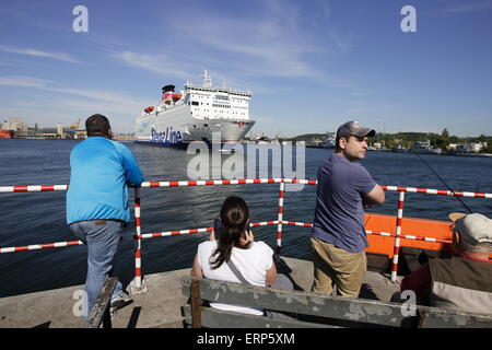 Gdynia, Polen 6. Juni 2015 Stena Vision Fähre Stena Line Gesellschaft geht nach Karlskrona in Schweden. Stena Line hat zwei Fähren auf dieser Strecke - Stena Vision und Stena Sprit. Von Gdynia nach Karlskrona geht Fähre über 10 Stunden an der Ostsee. Bildnachweis: Michal Fludra/Alamy Live-Nachrichten Stockfoto