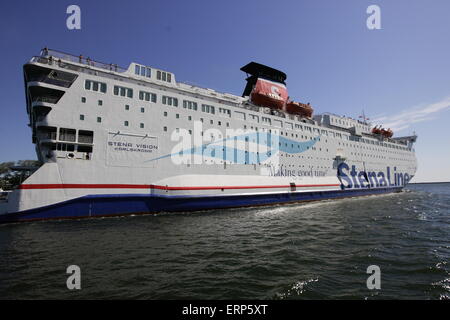 Gdynia, Polen 6. Juni 2015 Stena Vision Fähre Stena Line Gesellschaft geht nach Karlskrona in Schweden. Stena Line hat zwei Fähren auf dieser Strecke - Stena Vision und Stena Sprit. Von Gdynia nach Karlskrona geht Fähre über 10 Stunden an der Ostsee. Bildnachweis: Michal Fludra/Alamy Live-Nachrichten Stockfoto